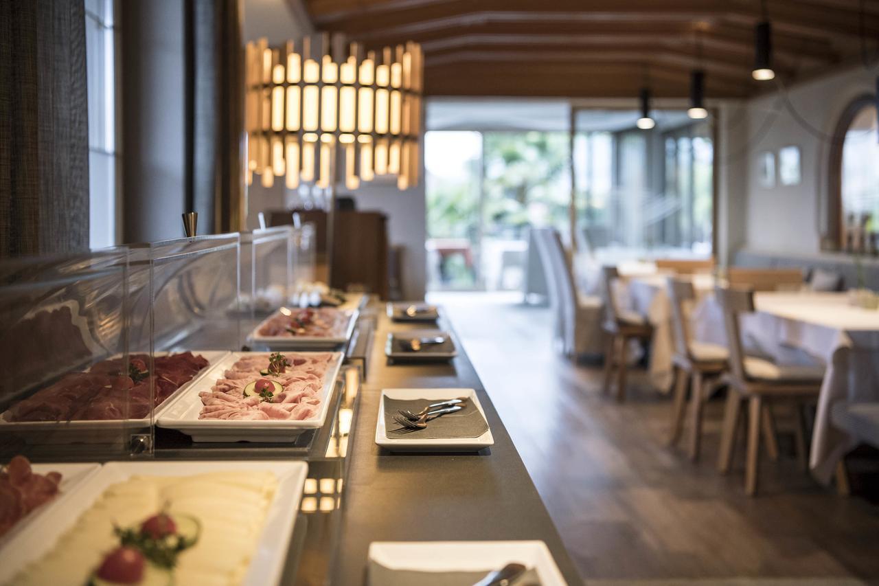 Das Panorama Designhotel Caldaro Ngoại thất bức ảnh